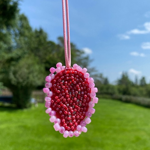 Indigenous bead work matching earrings and necklace - Picture 2 of 3